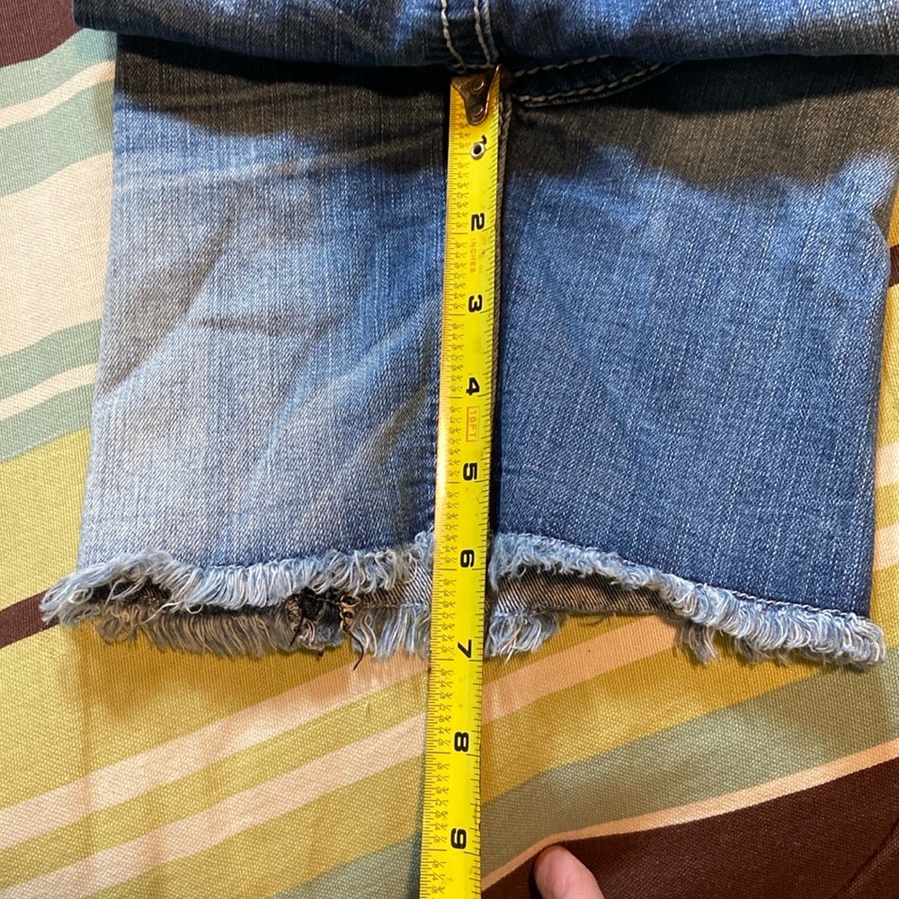 Women’s Distressed Denim Short by Miss Me Brand. EUC! - Picture 14 of 16
